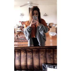 Meet your Posher, Perla